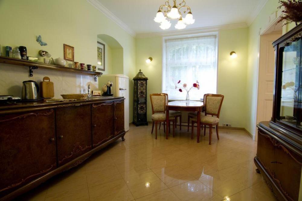 Apartmany Vila Liberty كارلوفي فاري المظهر الخارجي الصورة